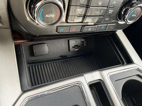 Used 2015 Ford F150 Lariat image 24