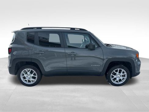 Used 2022 Jeep Renegade Latitude w/ Convenience Group image 7