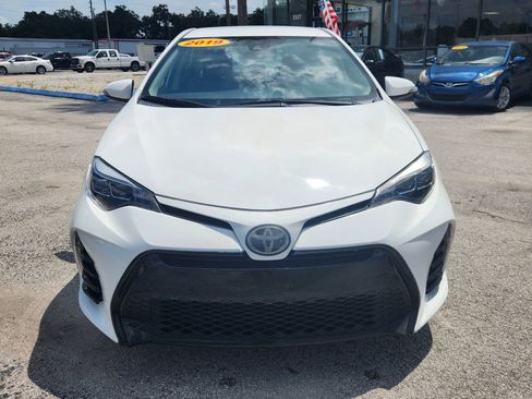 Used 2019 Toyota Corolla SE FWD image 3