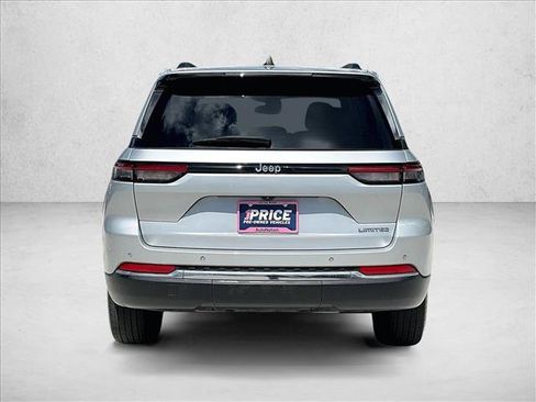 Used 2023 Jeep Grand Cherokee Limited RWD image 4