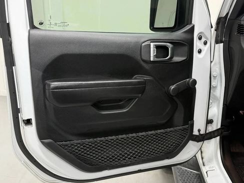 Used 2020 Jeep Wrangler Sport AWD/4WD image 14