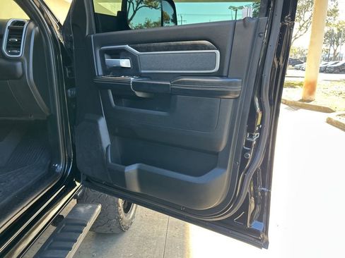 Used 2021 RAM 2500 Big Horn w/ Level 2 Equipment Group image 29