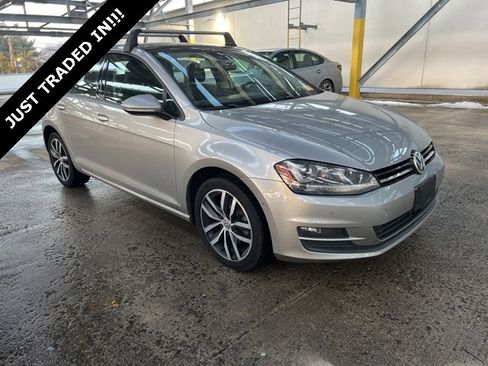 Used 2016 Volkswagen Golf SE image 3