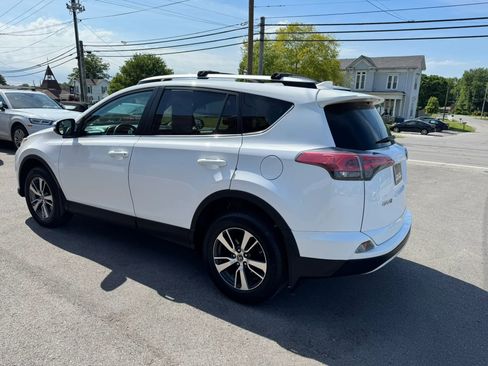 Used 2016 Toyota RAV4 XLE AWD/4WD image 9