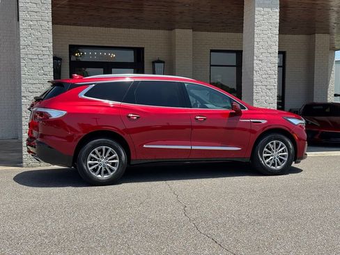 Used 2024 Buick Enclave Premium AWD/4WD image 14