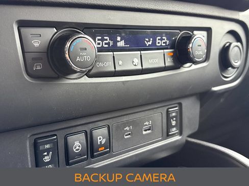 Used 2025 Nissan Frontier SV w/ SV Convenience Package RWD image 8