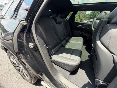 Used 2024 Cadillac Lyriq Luxury AWD/4WD image 30