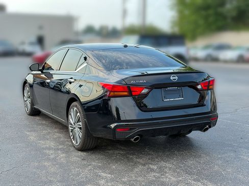 Used 2024 Nissan Altima 2.5 SL FWD image 8