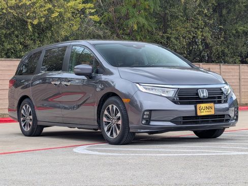 Used 2024 Honda Odyssey EX-L image 2