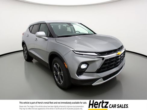 Used 2025 Chevrolet Blazer LT FWD image 1