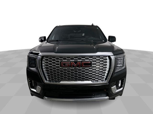 Used 2024 GMC Yukon XL Denali w/ Advanced Technology Package AWD/4WD image 3