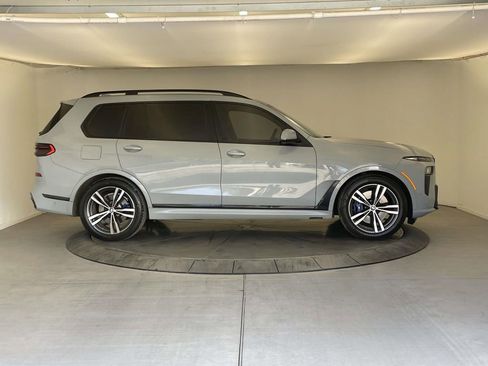 Used 2023 BMW X7 xDrive40i w/ Executive Package image 8