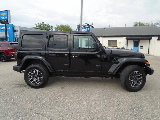 Used 2025 Jeep Wrangler Unlimited Sahara AWD/4WD image 5