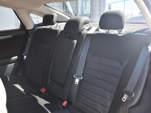 Used 2020 Ford Fusion SE FWD image 10
