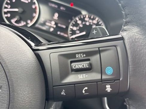 Certified 2023 Nissan Rogue SV w/ SV Premium B Package image 28