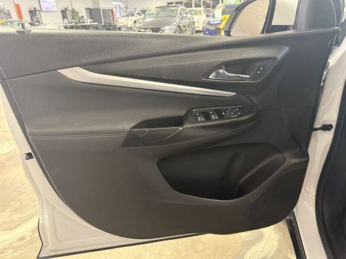 Used 2023 Chevrolet Bolt EUV LT image 9