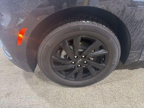 Used 2024 Chevrolet Equinox LS w/ LS Convenience Package image 2