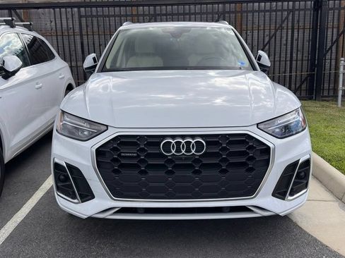 Used 2023 Audi Q5 2.0T Premium Plus w/ Premium Plus Package AWD/4WD image 12