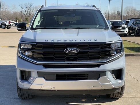 New 2026 Ford Expedition Max Platinum w/ Driver's Package image 8