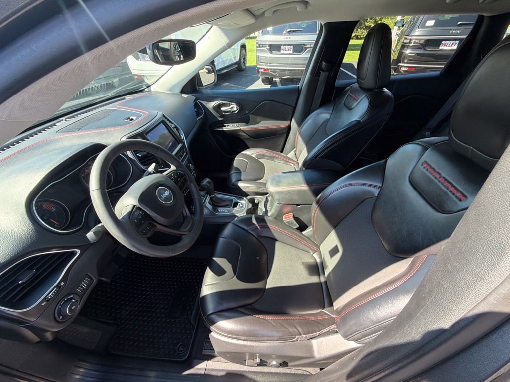 Used 2022 Jeep Cherokee Trailhawk AWD/4WD image 24