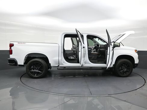 Used 2025 Chevrolet Silverado 1500 LT Trail Boss AWD/4WD image 30
