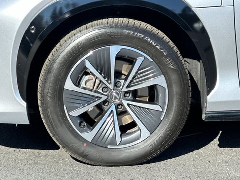 Used 2023 Lexus RZ 450e Premium image 32