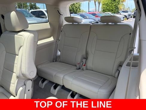 Used 2022 GMC Acadia Denali w/ Denali Ultimate Package FWD image 16