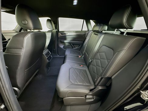 Used 2025 Volkswagen Atlas Cross Sport SE image 26