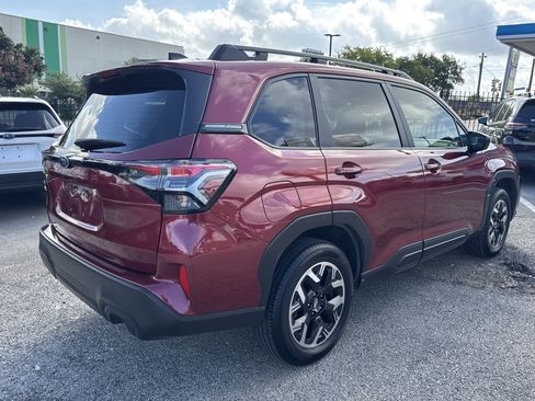 Certified 2025 Subaru Forester w/ Convenience Package #1 AWD/4WD image 5
