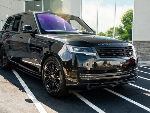 Used 2023 Land Rover Range Rover SE AWD/4WD image 6