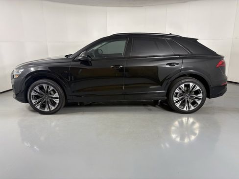 Used 2025 Audi Q8 Prestige image 5