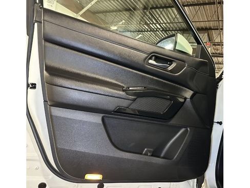 Used 2022 Nissan Pathfinder SV w/ SV Black Package FWD image 18