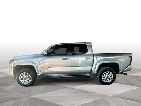Used 2025 Toyota Tacoma SR5 RWD image 5