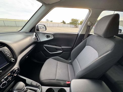 Used 2022 Kia Soul LX w/ Technology Package image 33