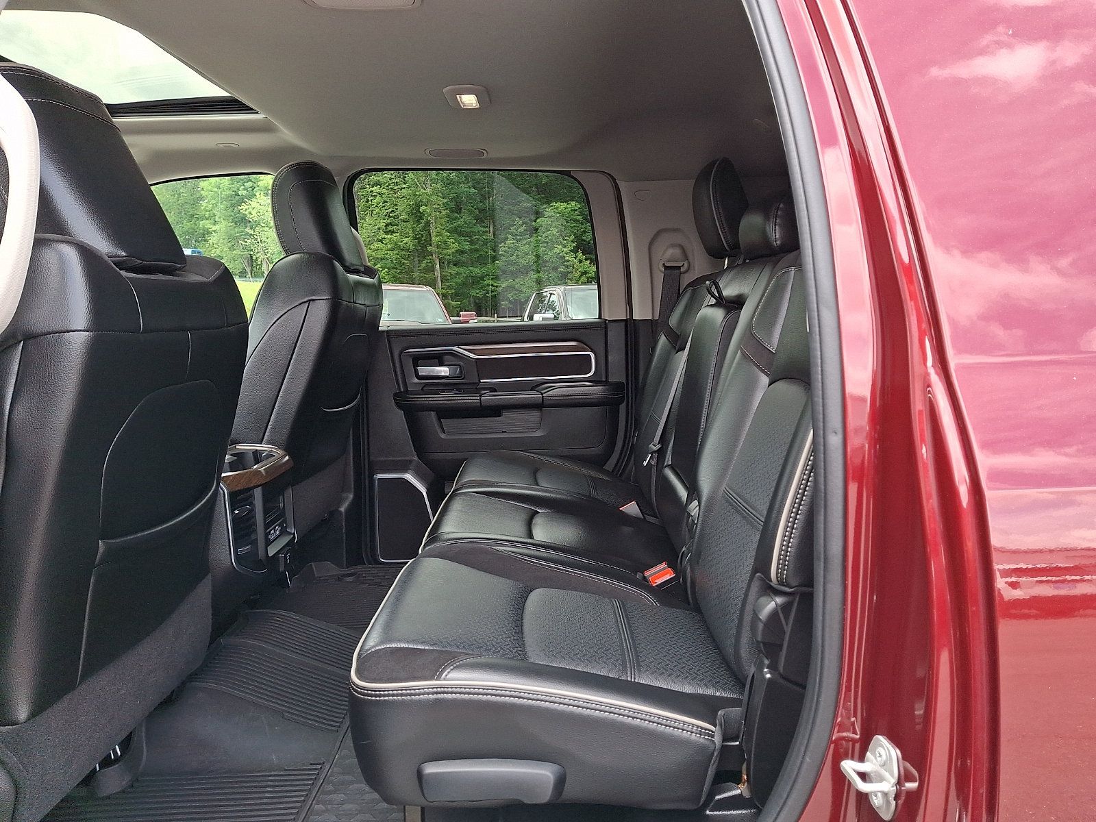 Used 2024 RAM 3500 Laramie AWD/4WD image 10
