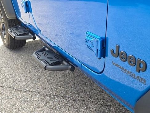 Used 2021 Jeep Wrangler Unlimited Sport image 9