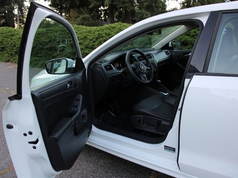 Used 2014 Volkswagen Jetta SE image 5