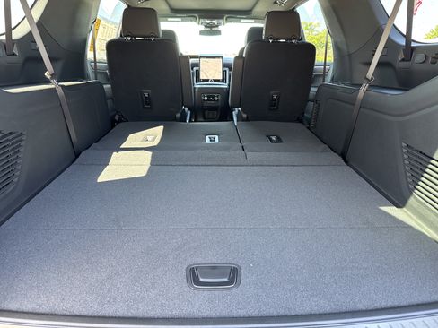 New 2026 GMC Yukon XL Denali w/ Sun & Power Step Package AWD/4WD image 13