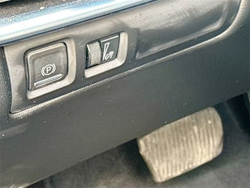 Used 2022 Cadillac XT4 Luxury w/ Cold Weather Package image 10