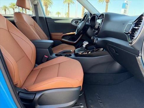 Used 2025 Kia Soul EX FWD image 12