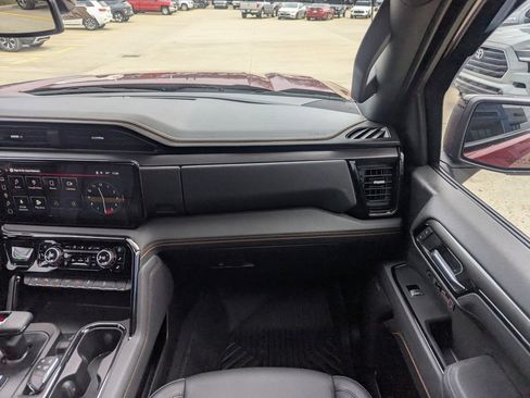 Used 2025 GMC Sierra 1500 AT4 w/ AT4 Premium Package image 4