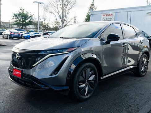 Used 2024 Nissan Ariya AWD image 3