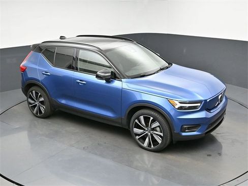 Used 2021 Volvo XC40 P8 Recharge w/ Advanced Package image 42
