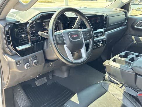 Used 2024 GMC Sierra 1500 Elevation RWD image 2