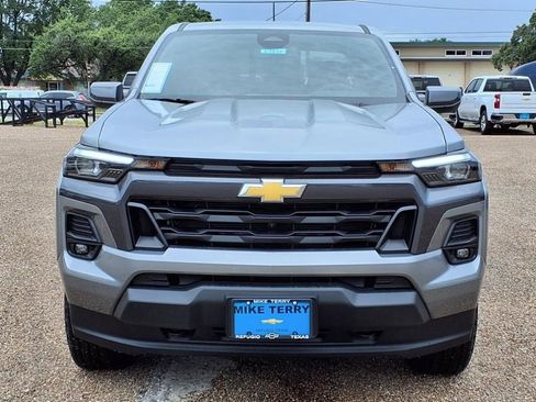New 2025 Chevrolet Colorado LT w/ LT Convenience Package AWD/4WD image 2