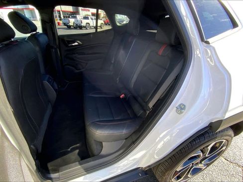 Used 2025 Chevrolet Trax RS w/ Sunroof Package image 21