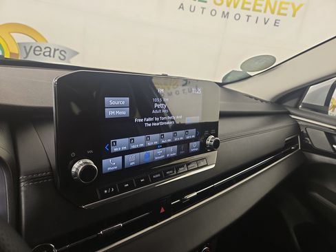 Used 2024 Mitsubishi Outlander AWD image 19