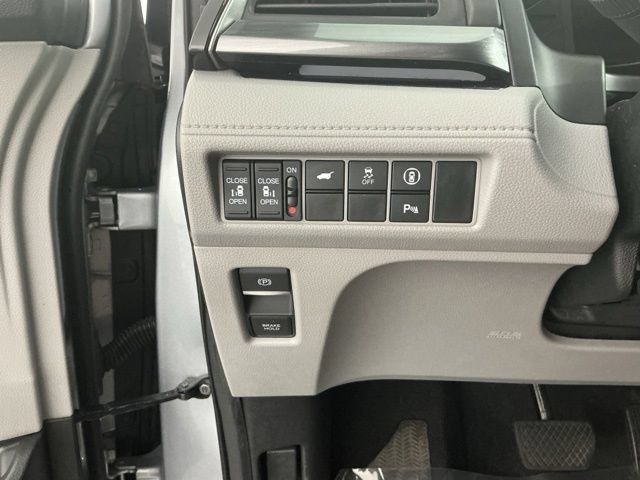 Used 2022 Honda Odyssey Elite image 27