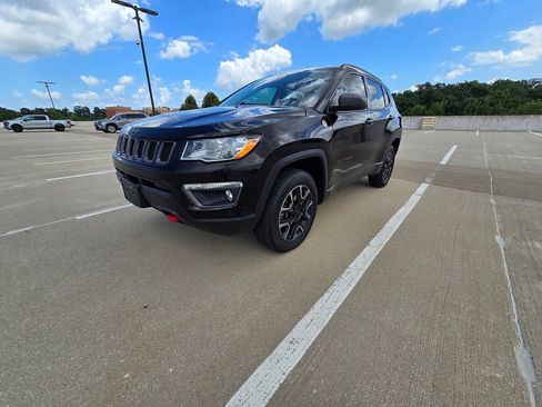 Used 2019 Jeep Compass Trailhawk w/ Cold Weather Group AWD/4WD image 2