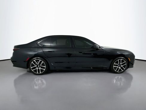 Used 2025 BMW 740i xDrive AWD/4WD image 7